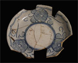 tea saucer with scratch blue decoration